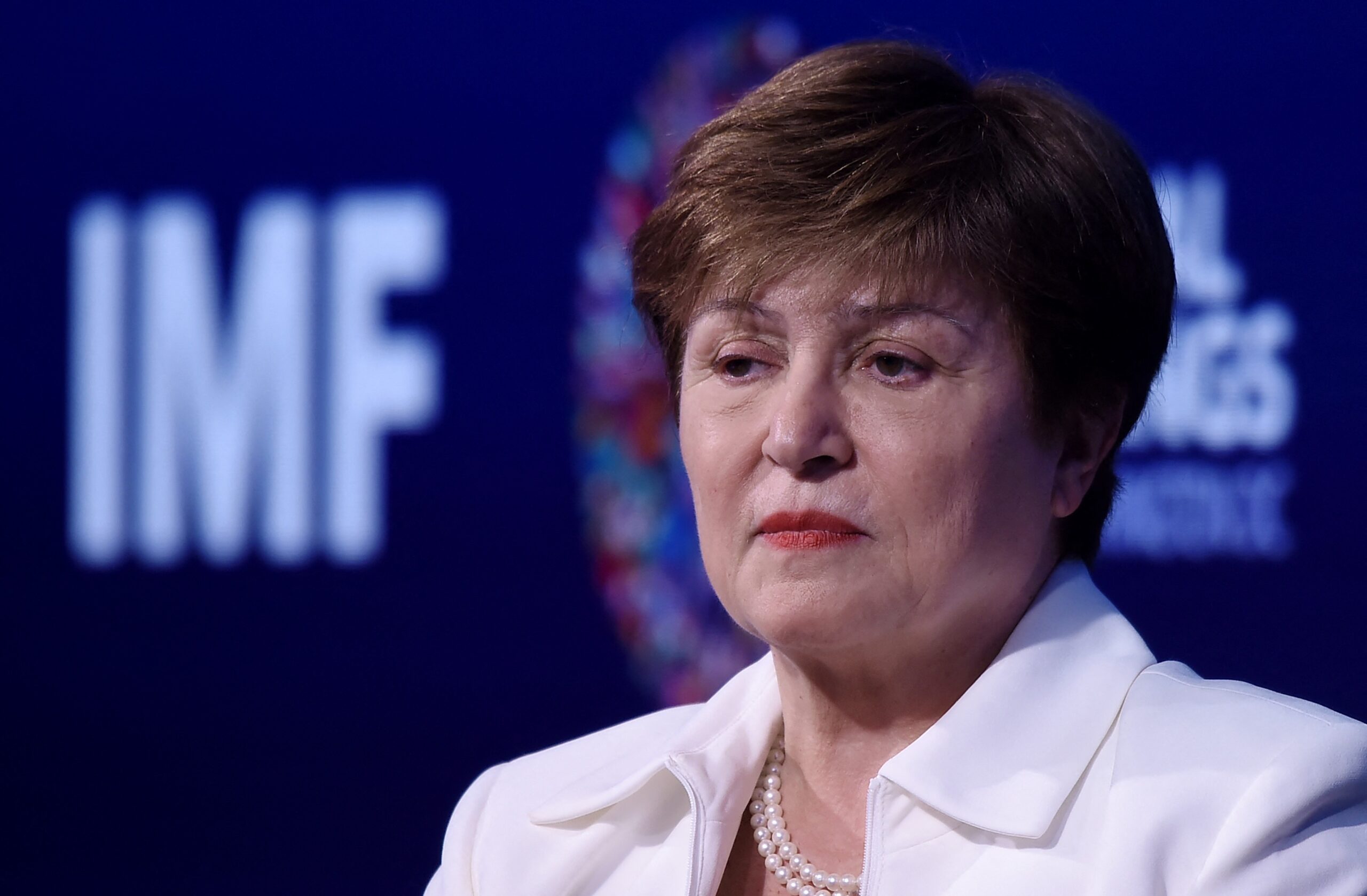 FMI alerta que IA pode afetar 40% dos empregos e dificultar entrada de jovens no mercado