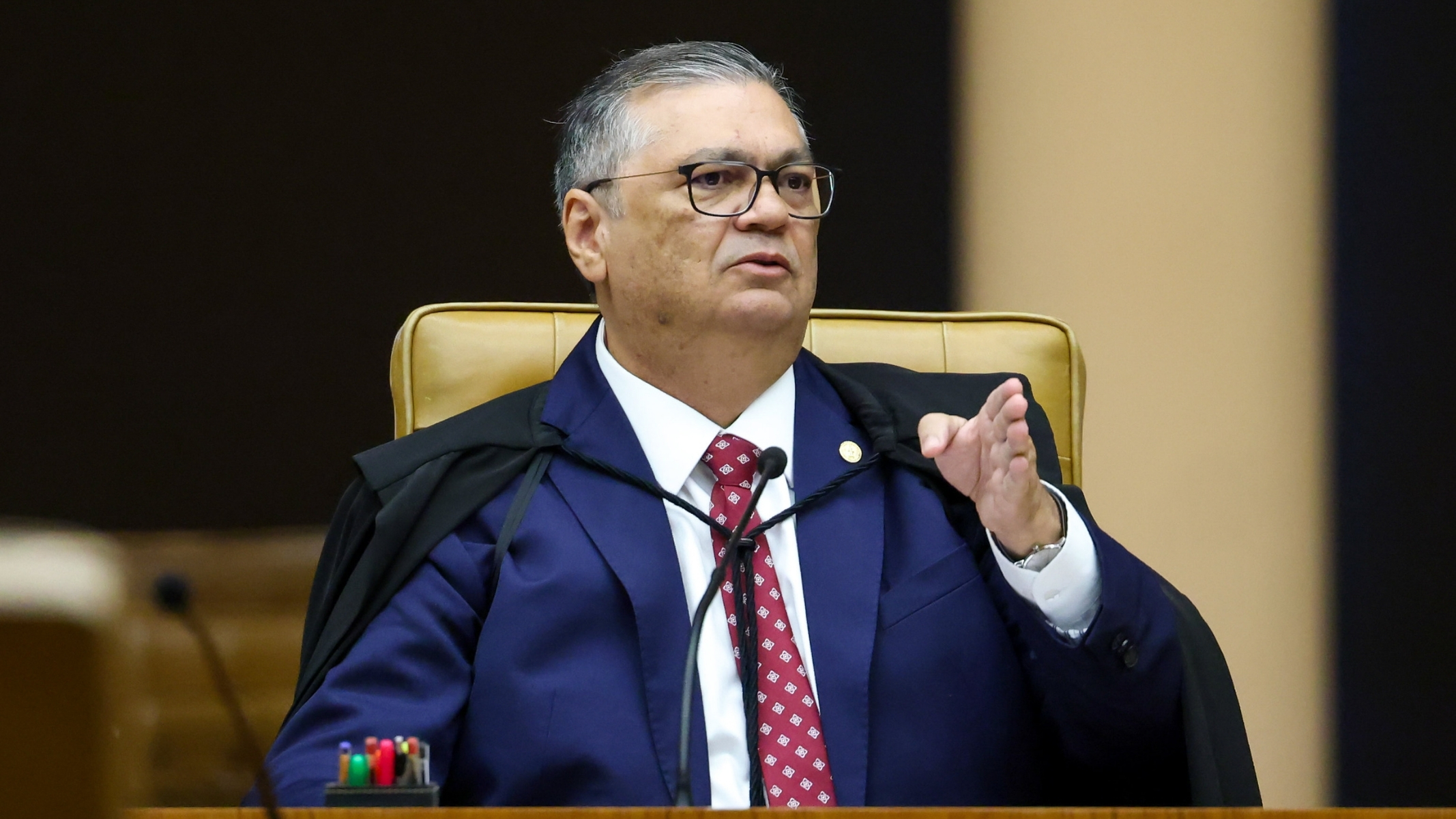 Flávio Dino solicita investigação da PF sobre financiamento estrangeiro em campanha