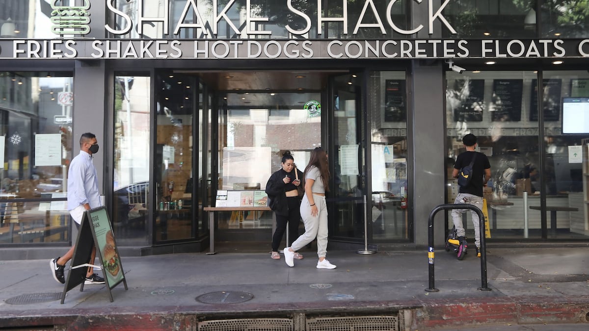 Shake Shack e Bold Hospitality firmam parceria para 40 lojas no Brasil até 2036