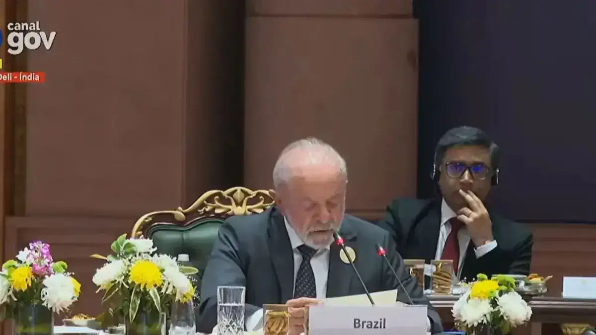 Lula critica big techs por dominação digital e exploração de dados