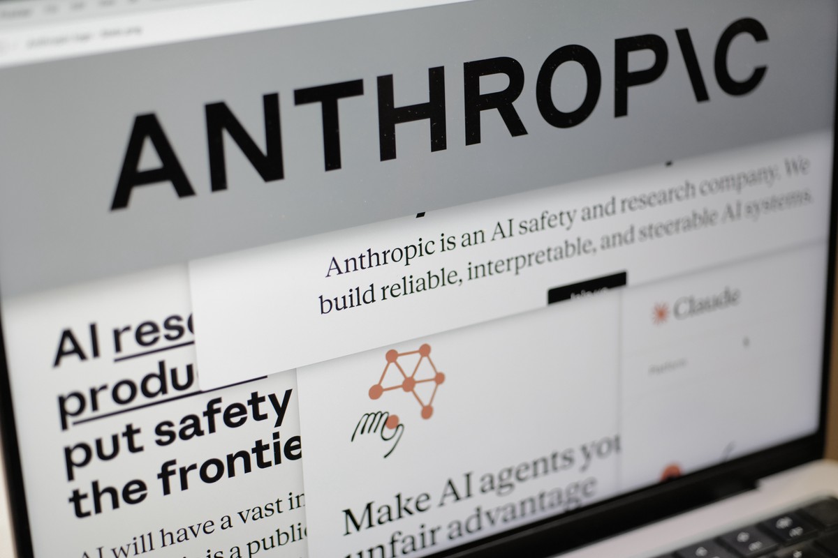 Inteligência Artificial pode aumentar PIB dos EUA em 50% até 2030, afirma cofundador da Anthropic