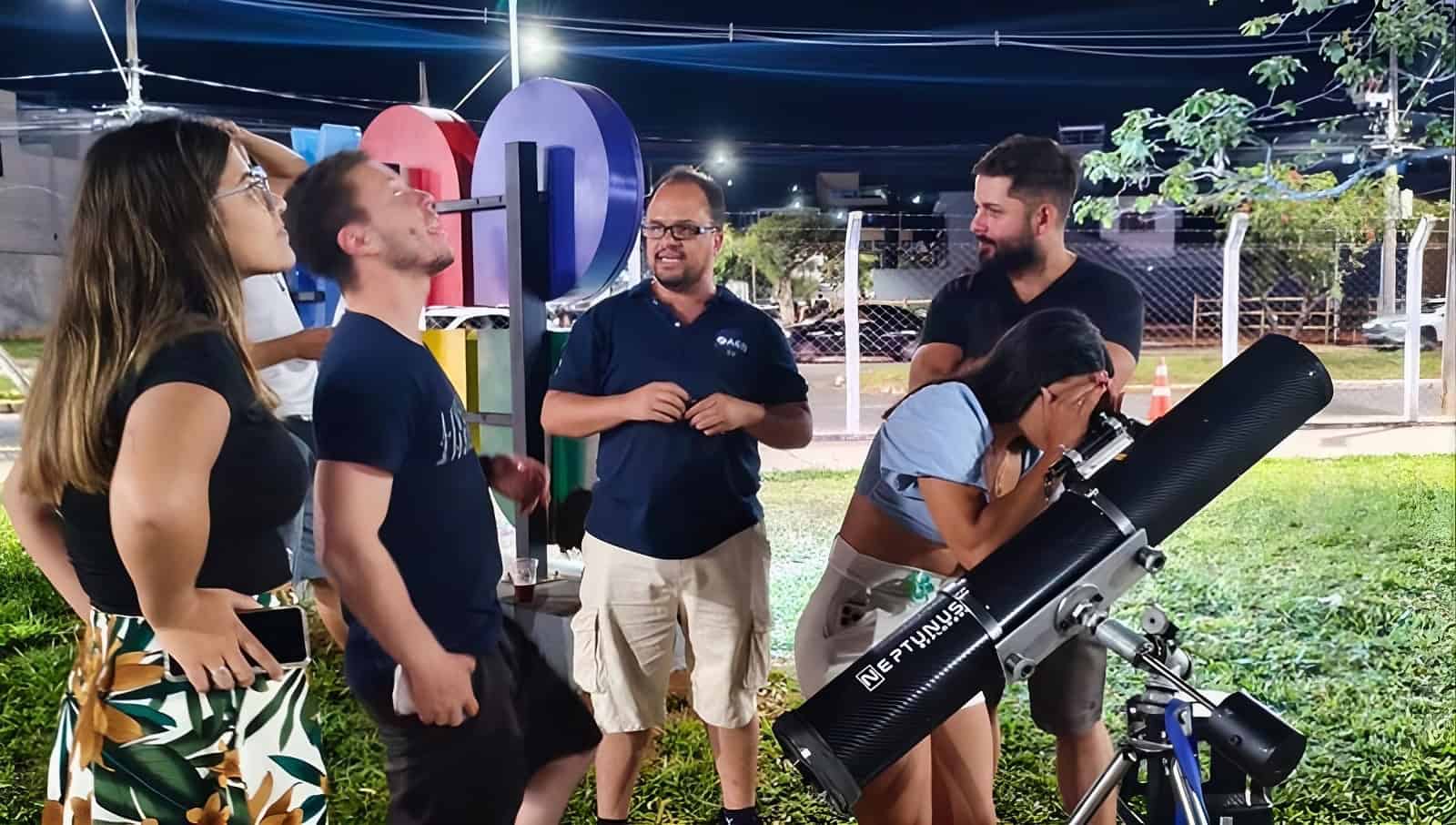 Projeto "Astronomia – Ciência na Rua" transforma ensino da astronomia
