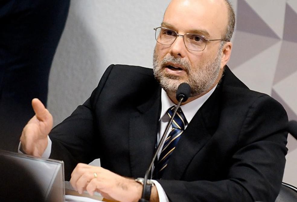 Fernando Rocha do BC comenta alta do dólar e suas implicações
