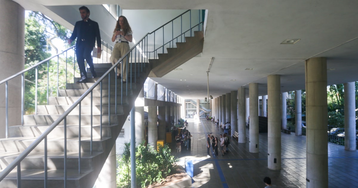 PUC-Rio cancela ato de estudantes pró-Flávio Bolsonaro