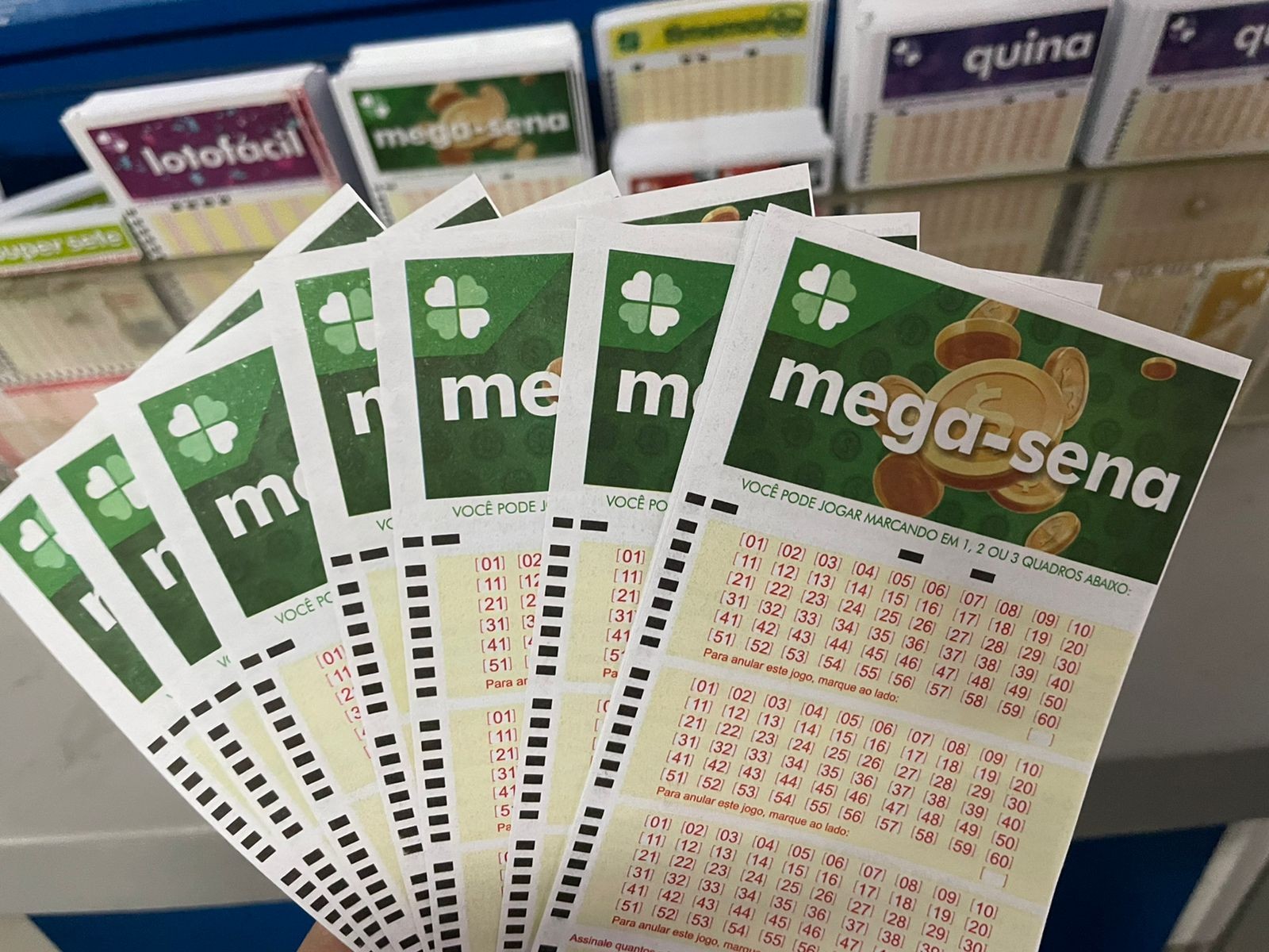 Mega-Sena pode pagar R$ 150 milhões nesta terça (13)